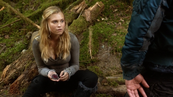 The Earth Kills Season One Episode Three-1816
