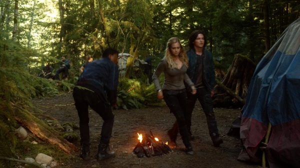 The Earth Kills Season One Episode Three-1773
