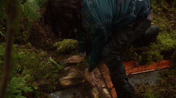 The Earth Kills Season One Episode Three-1723
