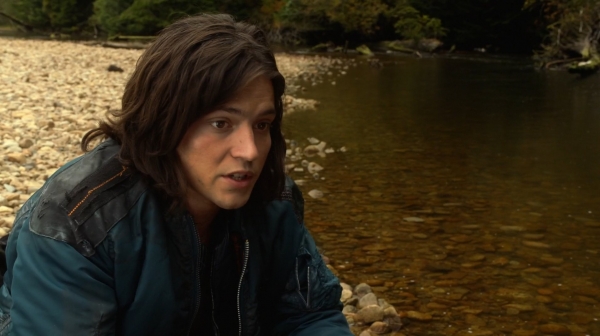 The Earth Kills Season One Episode Three-1621
