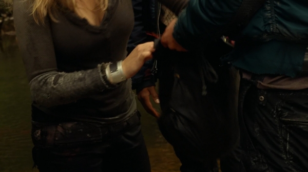 The Earth Kills Season One Episode Three-1604
