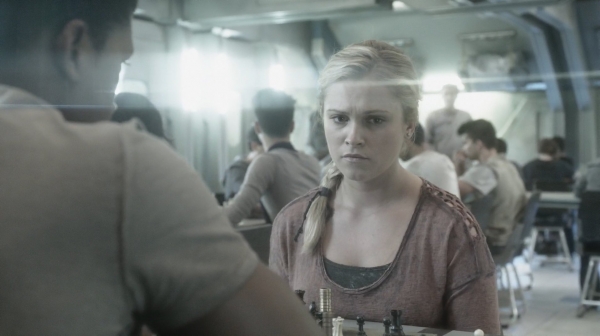 The Earth Kills Season One Episode Three-1577

