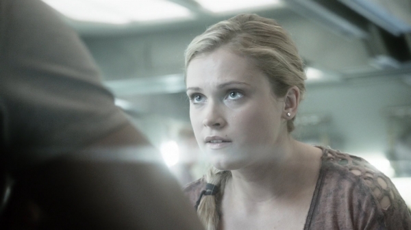 The Earth Kills Season One Episode Three-1506
