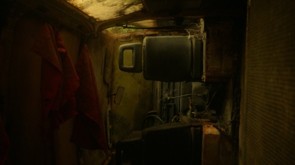 The Earth Kills Season One Episode Three-1491
