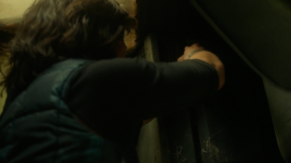 The Earth Kills Season One Episode Three-1435

