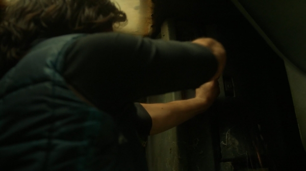 The Earth Kills Season One Episode Three-1428
