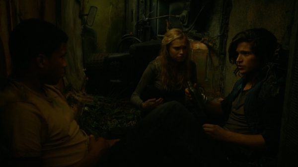 The Earth Kills Season One Episode Three-1406
