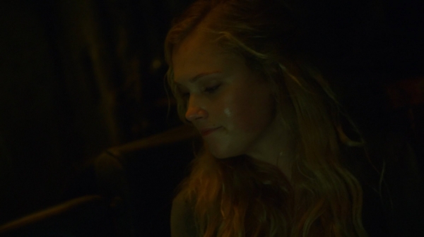 The Earth Kills Season One Episode Three-1173
