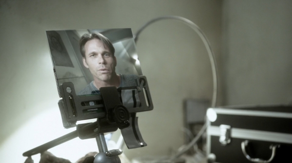 The Earth Kills Season One Episode Three-1072
