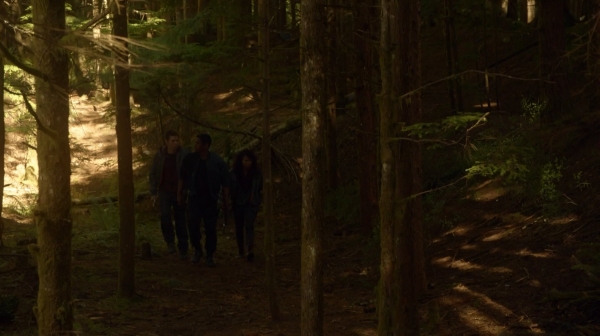 The Earth Kills Season One Episode Three-904
