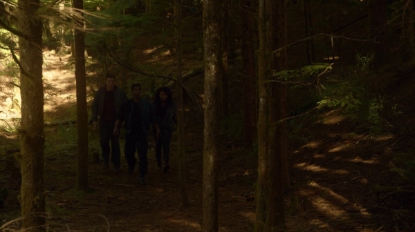 The Earth Kills Season One Episode Three-903
