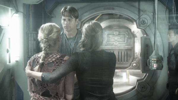 The Earth Kills Season One Episode Three-414
