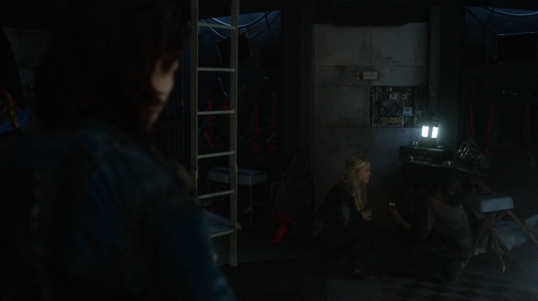 The 100 Captures Murphys Law Season One Episode Four-1302
