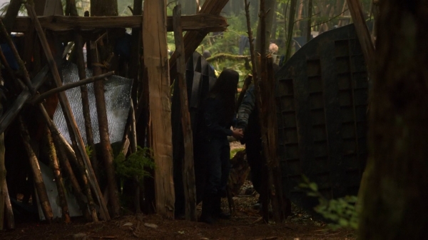 The 100 Captures Murphys Law Season One Episode Four-1240
