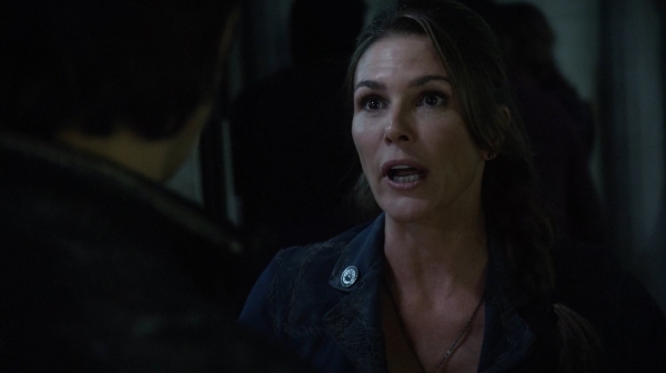 The 100 Captures Murphys Law Season One Episode Four-1180
