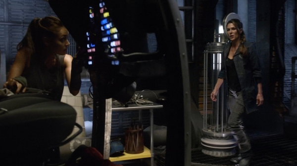 The 100 Captures Murphys Law Season One Episode Four-1164

