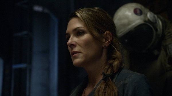 The 100 Captures Murphys Law Season One Episode Four-1156
