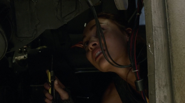 The 100 Captures Murphys Law Season One Episode Four-1153
