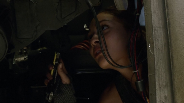 The 100 Captures Murphys Law Season One Episode Four-1152
