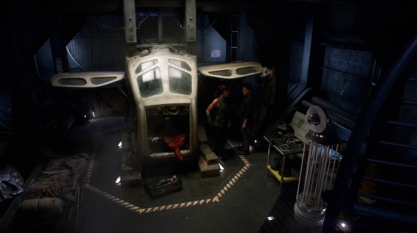 The 100 Captures Murphys Law Season One Episode Four-1138
