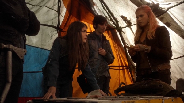 The 100 Captures Murphys Law Season One Episode Four-1120

