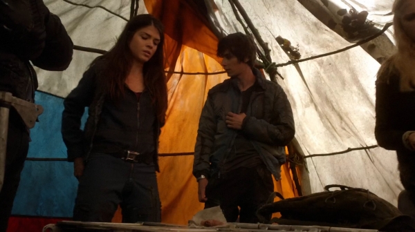 The 100 Captures Murphys Law Season One Episode Four-1112
