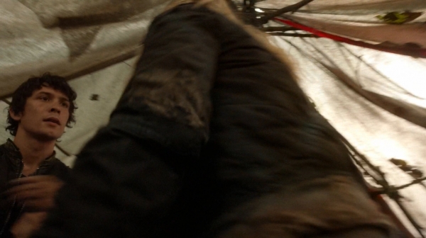 The 100 Captures Murphys Law Season One Episode Four-1111
