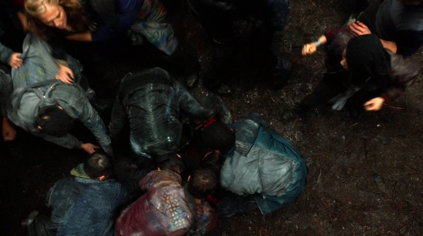 The 100 Captures Murphys Law Season One Episode Four-1025
