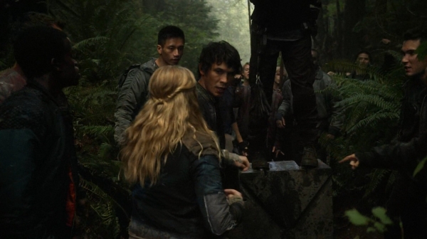 The 100 Captures Murphys Law Season One Episode Four-991
