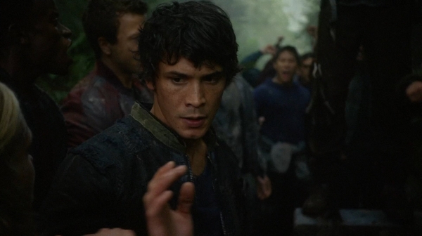 The 100 Captures Murphys Law Season One Episode Four-988
