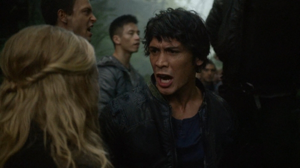 The 100 Captures Murphys Law Season One Episode Four-981

