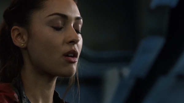 The 100 Captures Murphys Law Season One Episode Four-942

