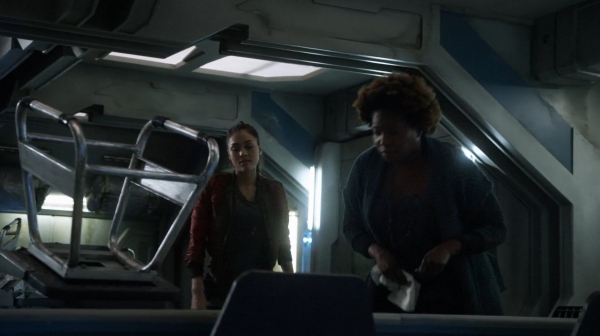 The 100 Captures Murphys Law Season One Episode Four-939
