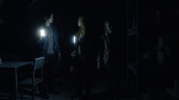 The 100 Captures Murphys Law Season One Episode Four-699
