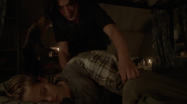 The 100 Captures Murphys Law Season One Episode Four-695
