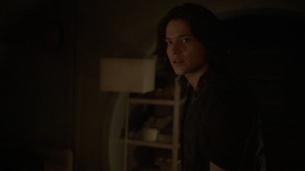 The 100 Captures Murphys Law Season One Episode Four-690
