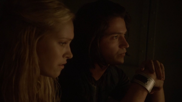 The 100 Captures Murphys Law Season One Episode Four-636
