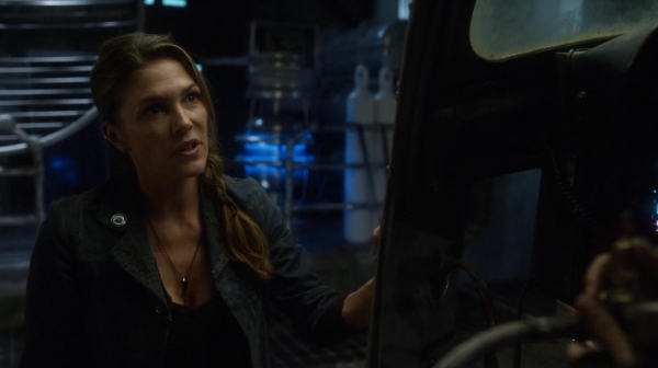 The 100 Captures Murphys Law Season One Episode Four-615
