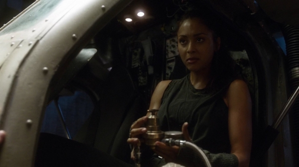 The 100 Captures Murphys Law Season One Episode Four-614
