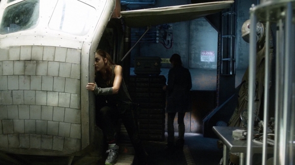 The 100 Captures Murphys Law Season One Episode Four-440
