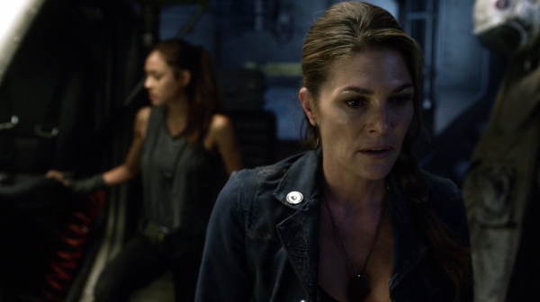 Click to view full size image
==============
The 100 Captures Murphys Law Season One Episode Four-424
The 100 Captures Murphys Law Season One Episode Four-424