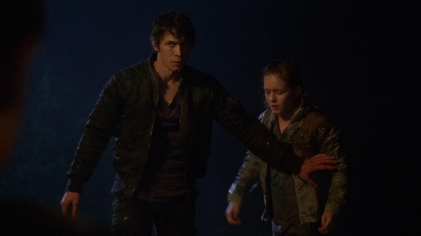 The 100 Captures Murphys Law Season One Episode Four-353

