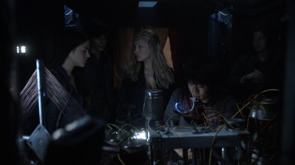 The 100 Captures Murphys Law Season One Episode Four-111
