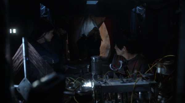The 100 Captures Murphys Law Season One Episode Four-73
