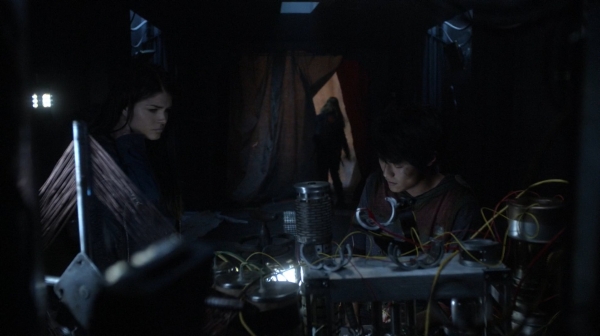 The 100 Captures Murphys Law Season One Episode Four-72
