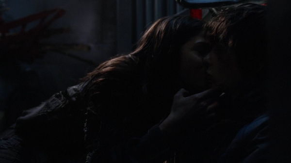 The 100 Captures Murphys Law Season One Episode Four-41
