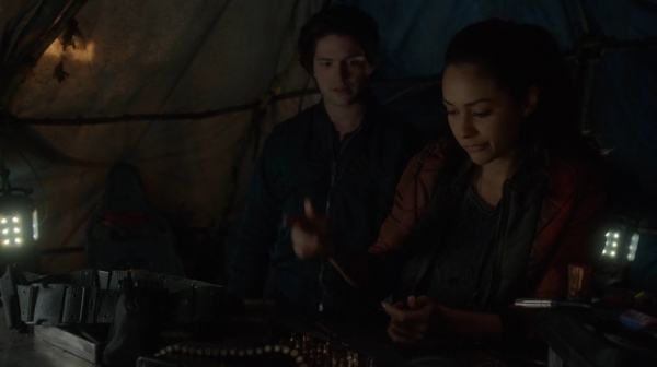 The 100 Season One Episode Nine Unity Day-1074
