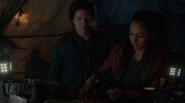 The 100 Season One Episode Nine Unity Day-1073
