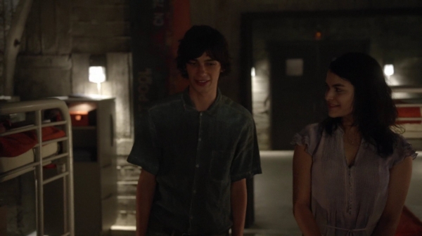 The 100 Season Two Episode Two Inclement Weather-2008
