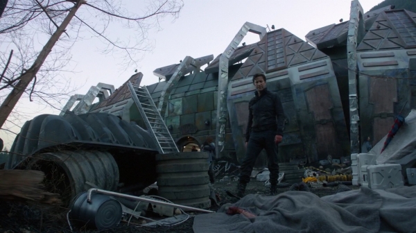 The 100 Season Two Episode Two Inclement Weather-1334
